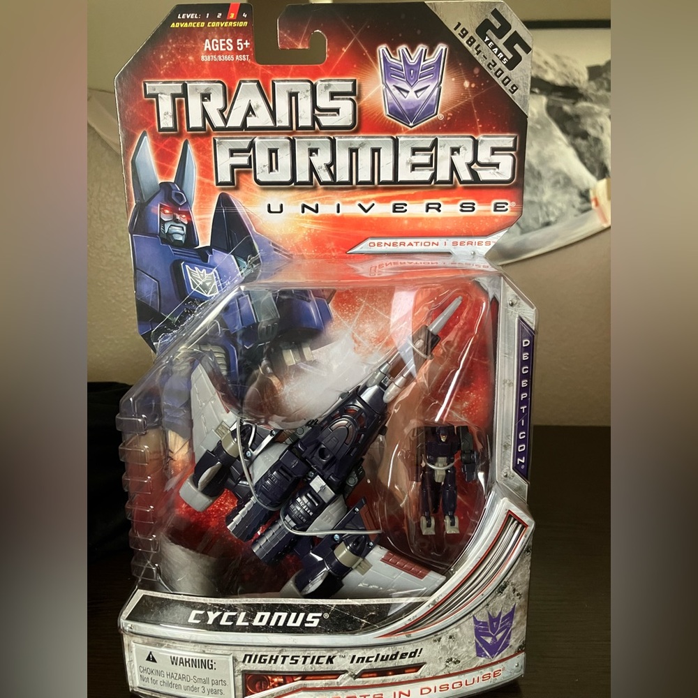 Transformers Universe 25th Anniversary Cyclonus. MISB. 100% complete.